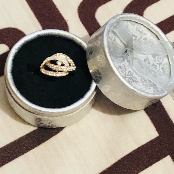 Ring - Picture 2 of 5